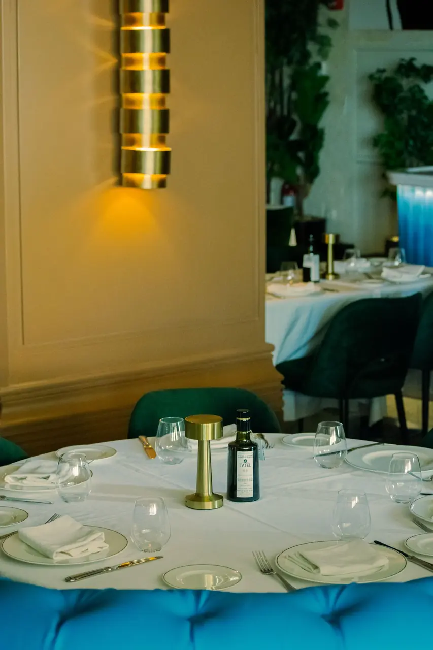 Fine dining table setting