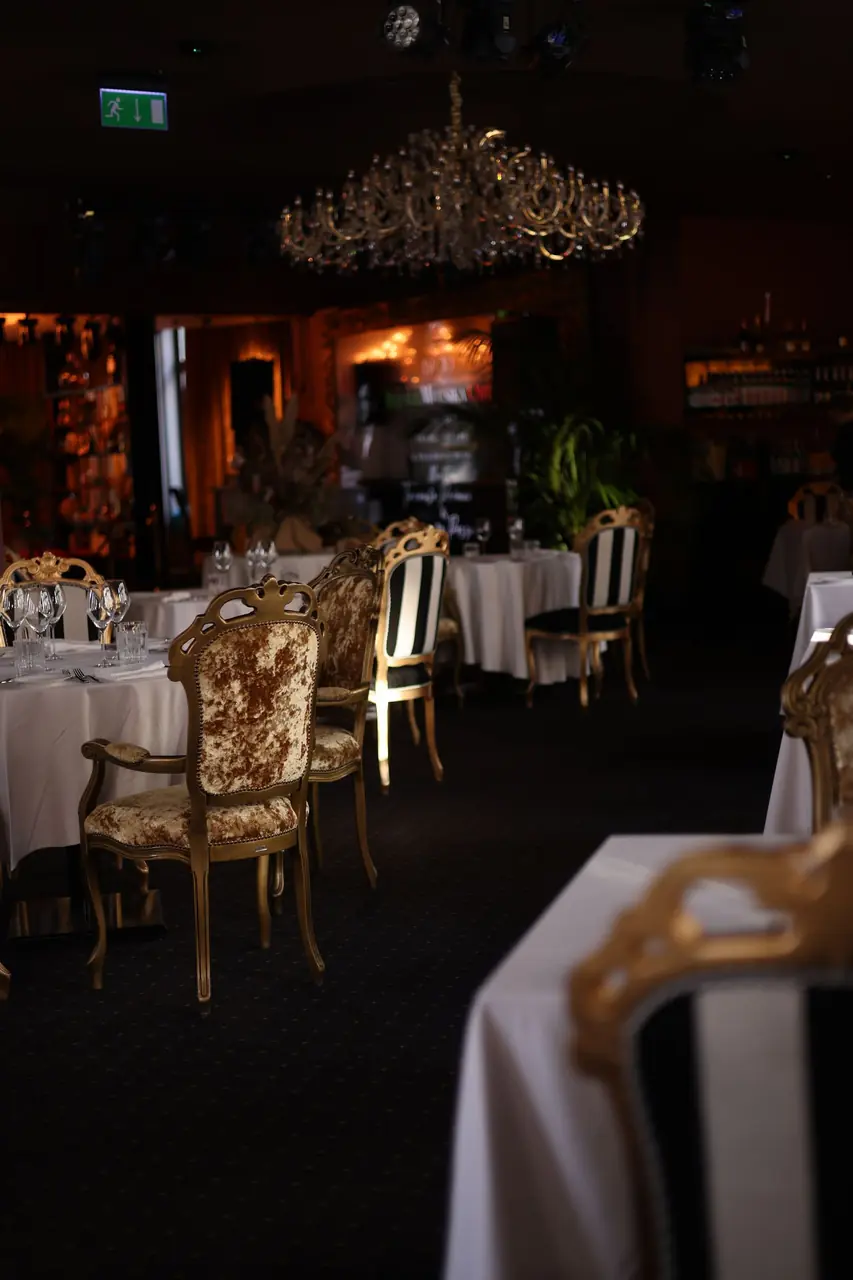 The Signature Restaurant at Trevessian Royal Manor