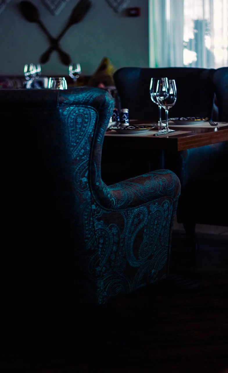 Intimate lounge dining